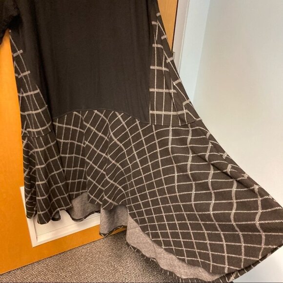 ALEMBIKA Sz XXL Lagenlook High Low Hem Line Knit Black top w/ Plaid Fabric Dress - Picture 2 of 7